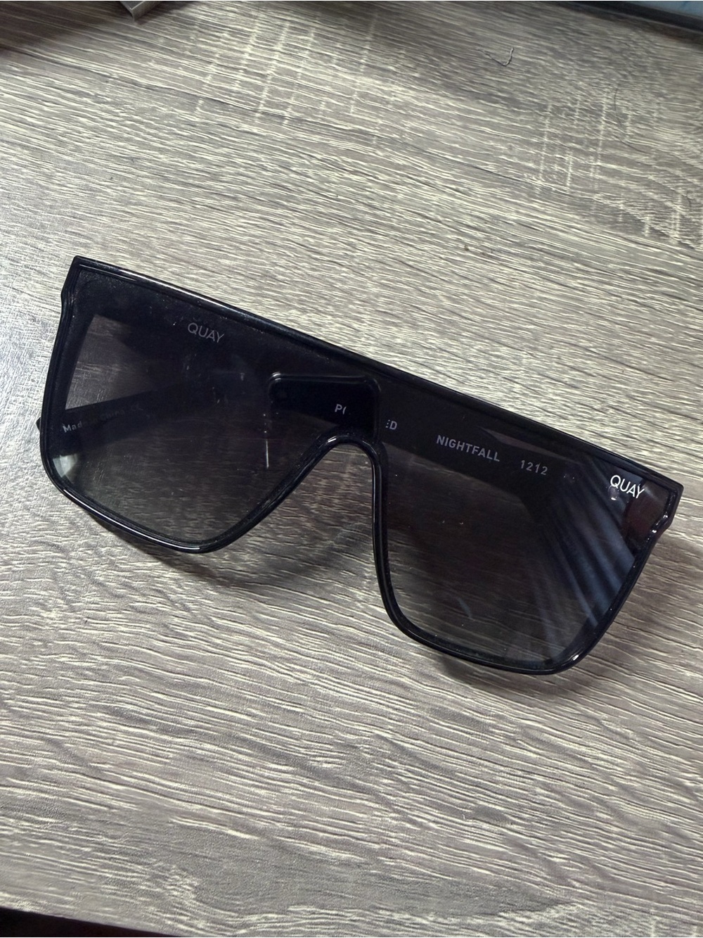 QUAY polarized Nightfall Sunglasses - Picture 3 of 5